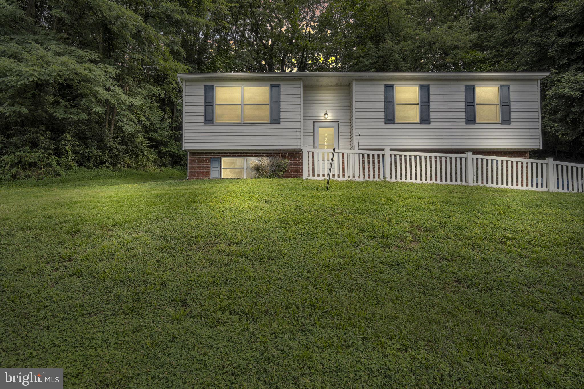 396 WHITESIDE AVENUE