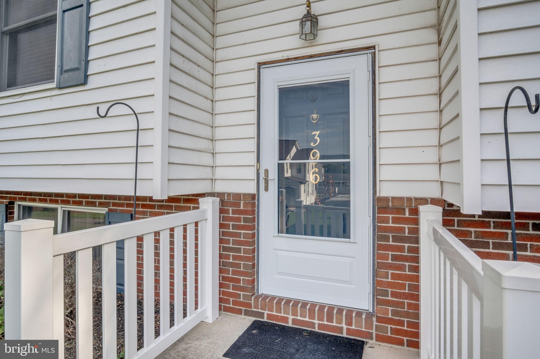 396 WHITESIDE AVENUE