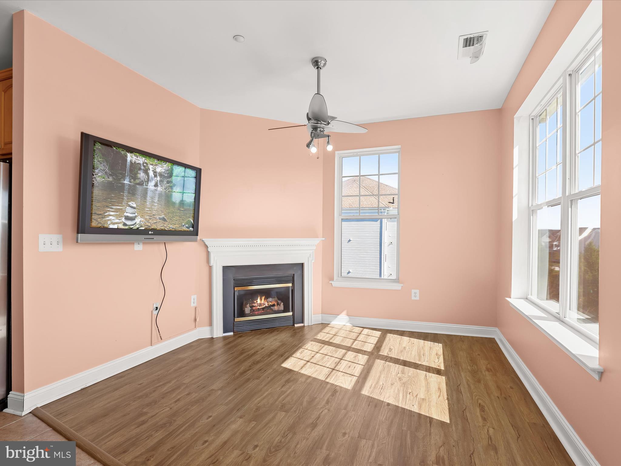 EMERALD HILLS - Residential