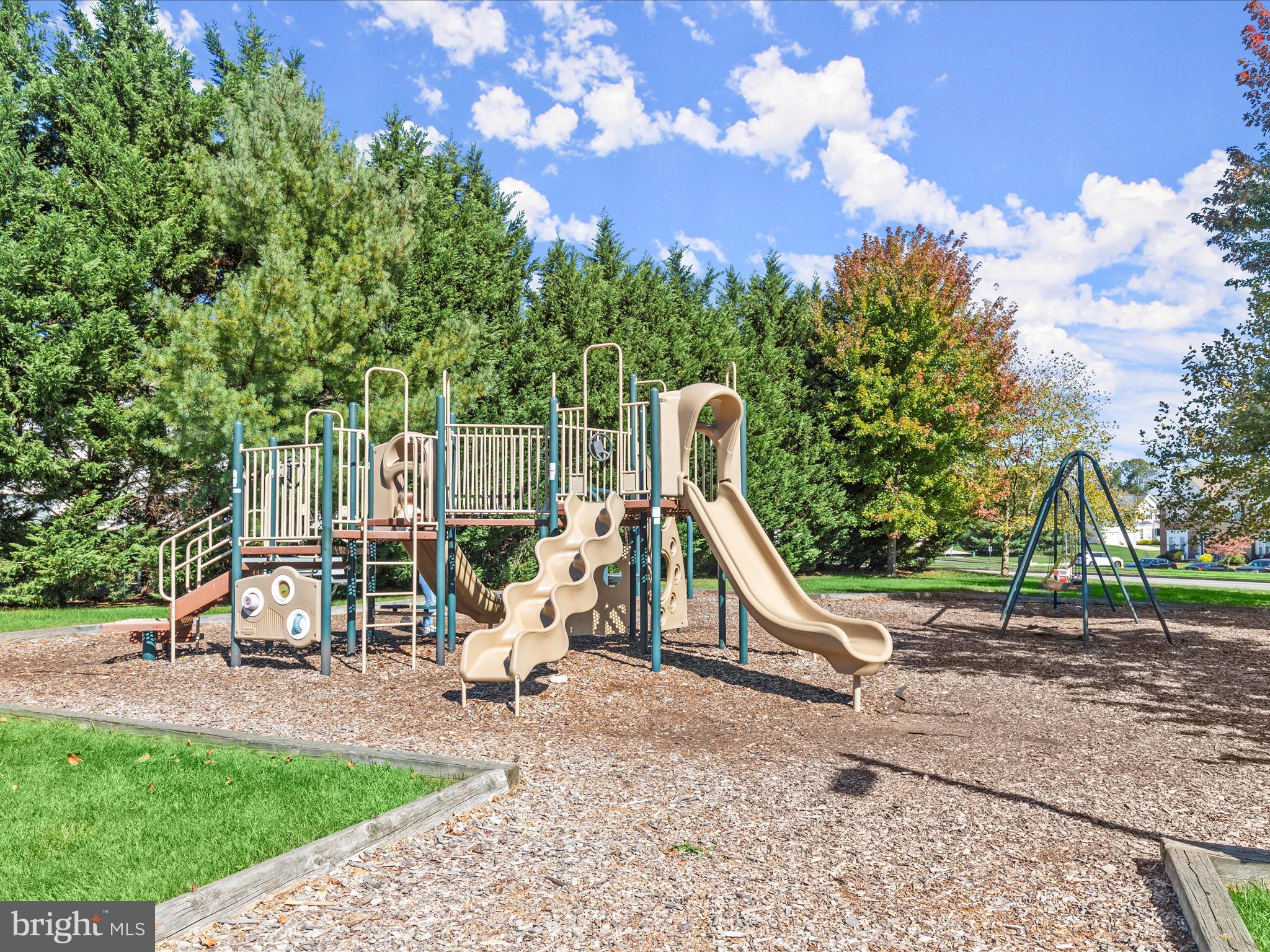 EMERALD HILLS - Residential