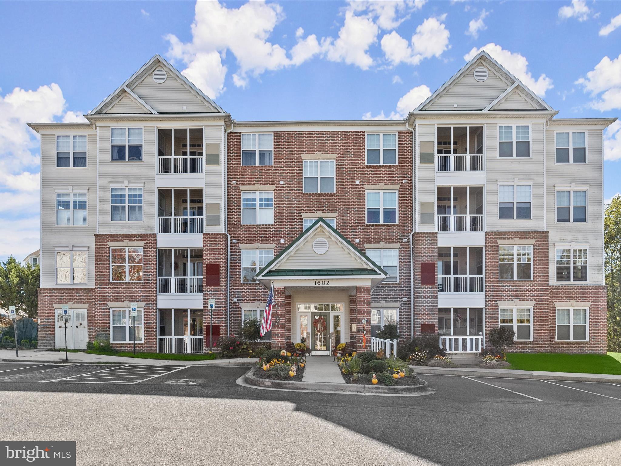 EMERALD HILLS - Residential