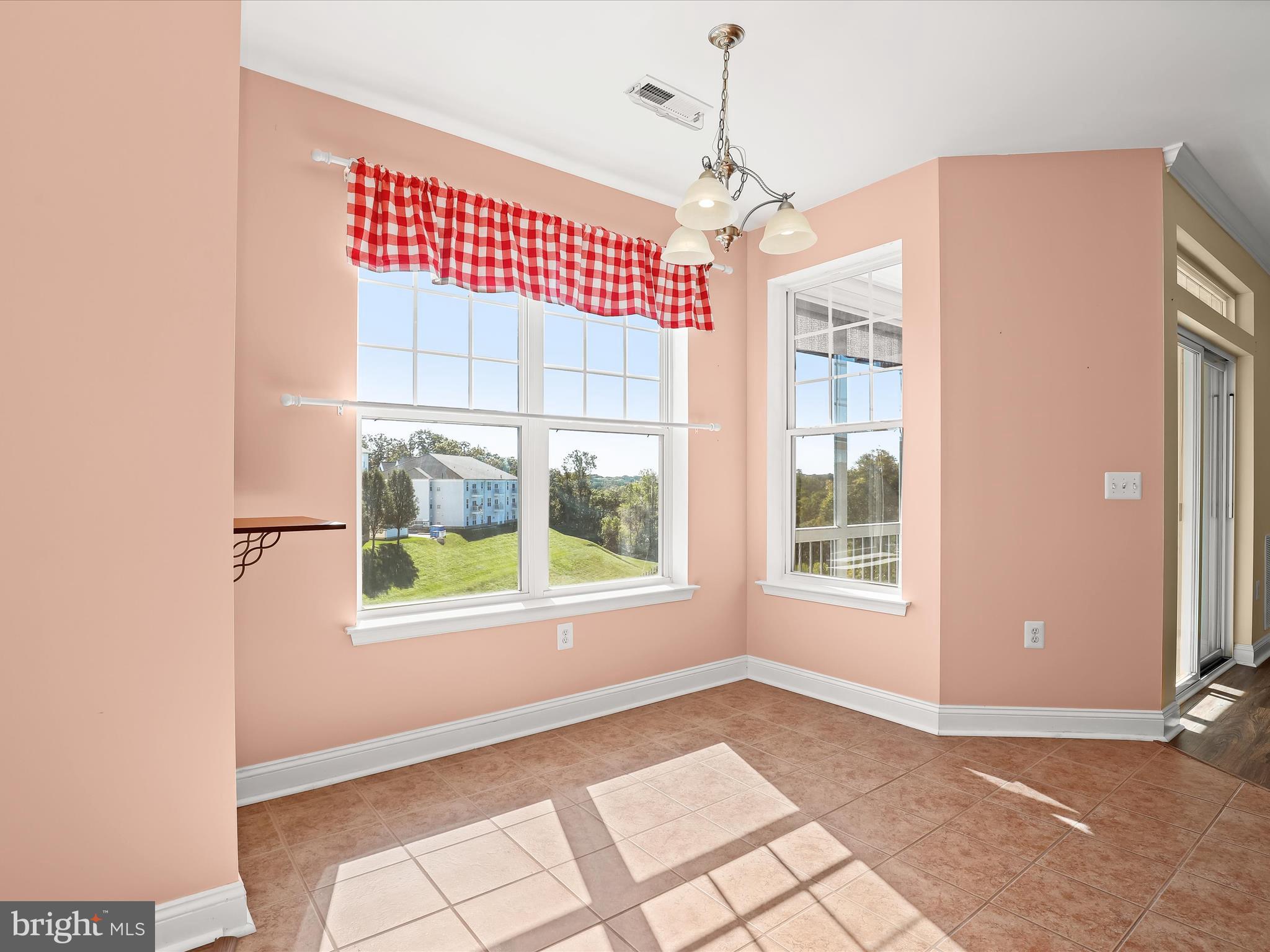 EMERALD HILLS - Residential