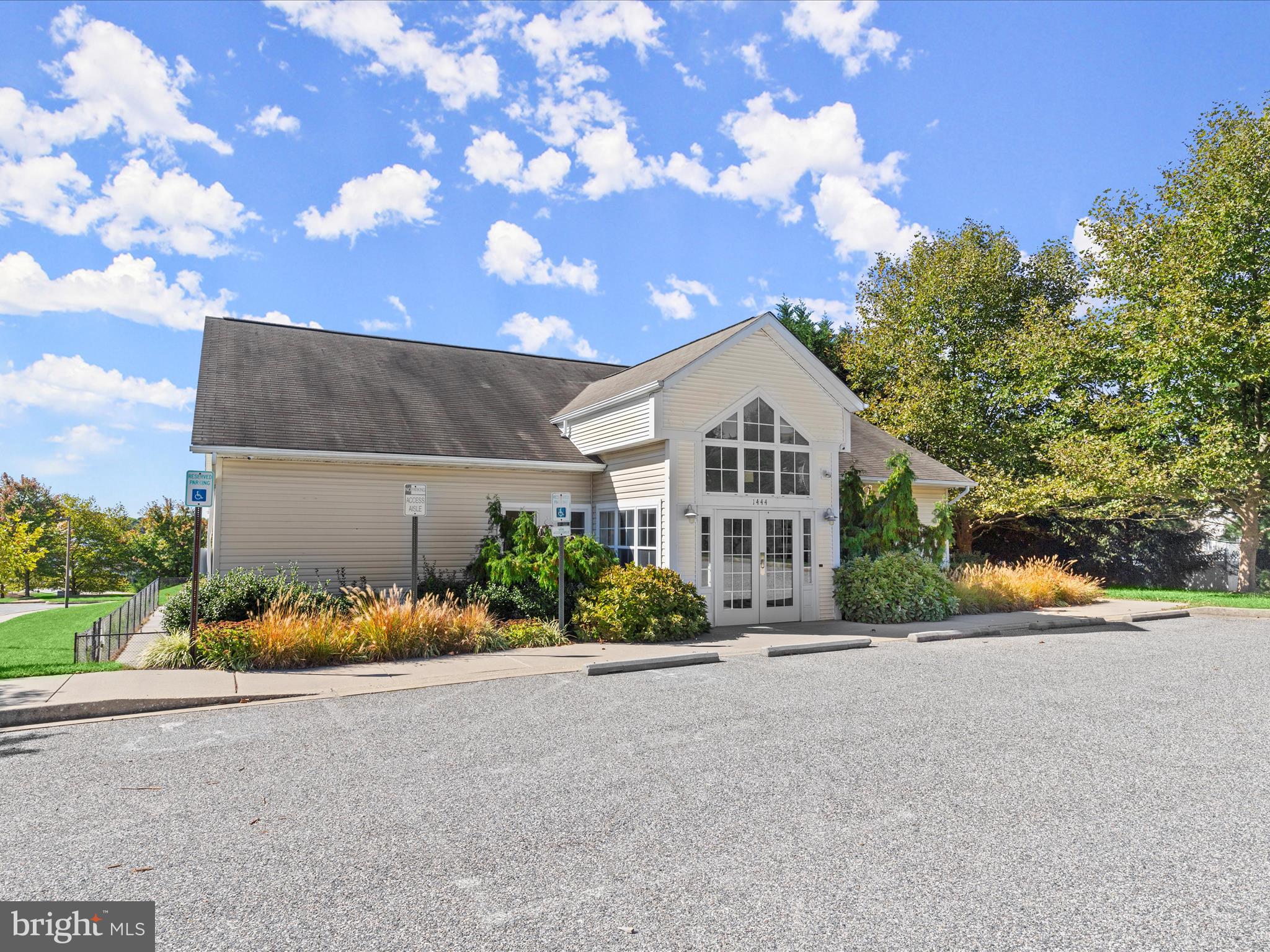 EMERALD HILLS - Residential