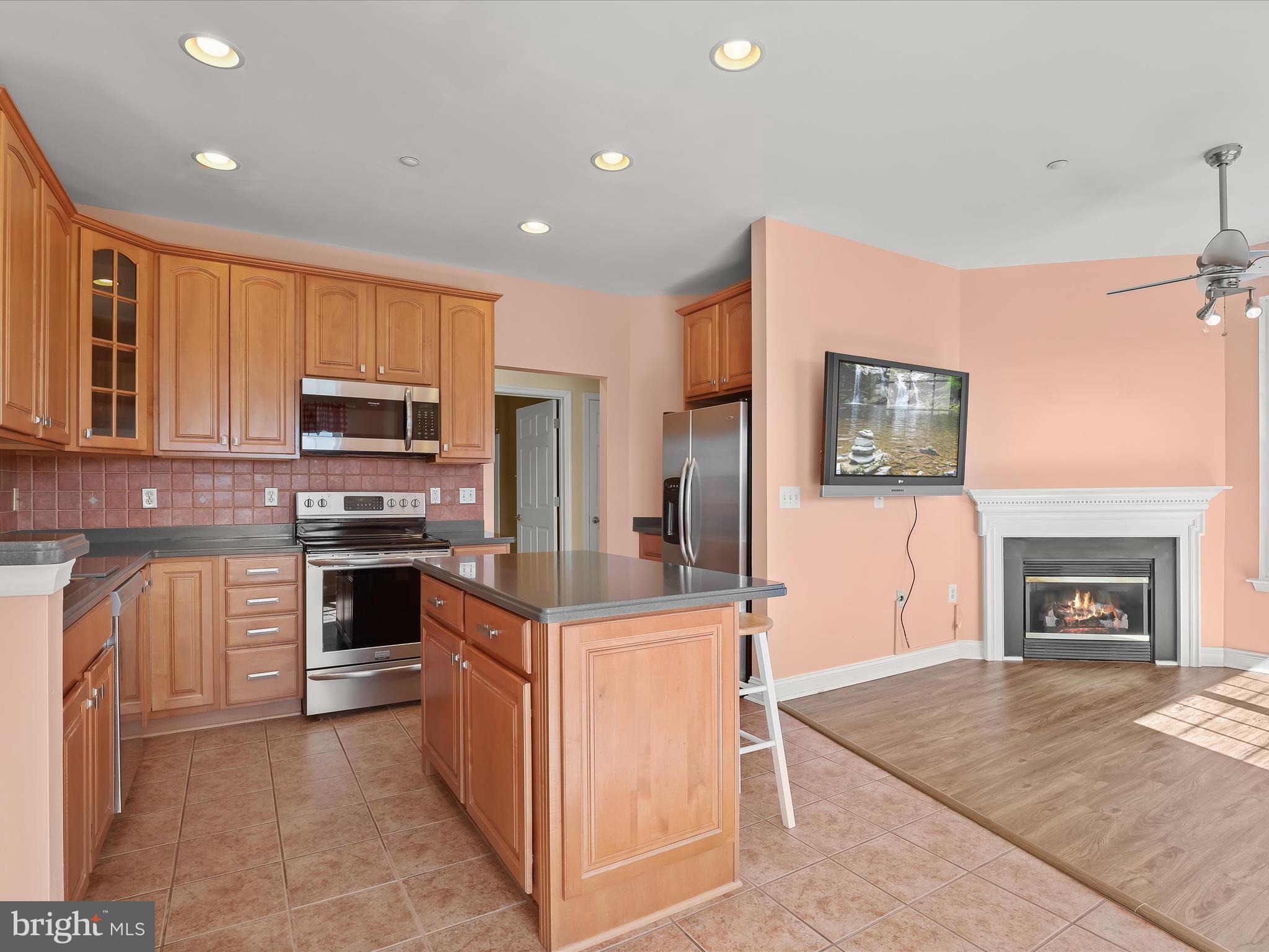 EMERALD HILLS - Residential