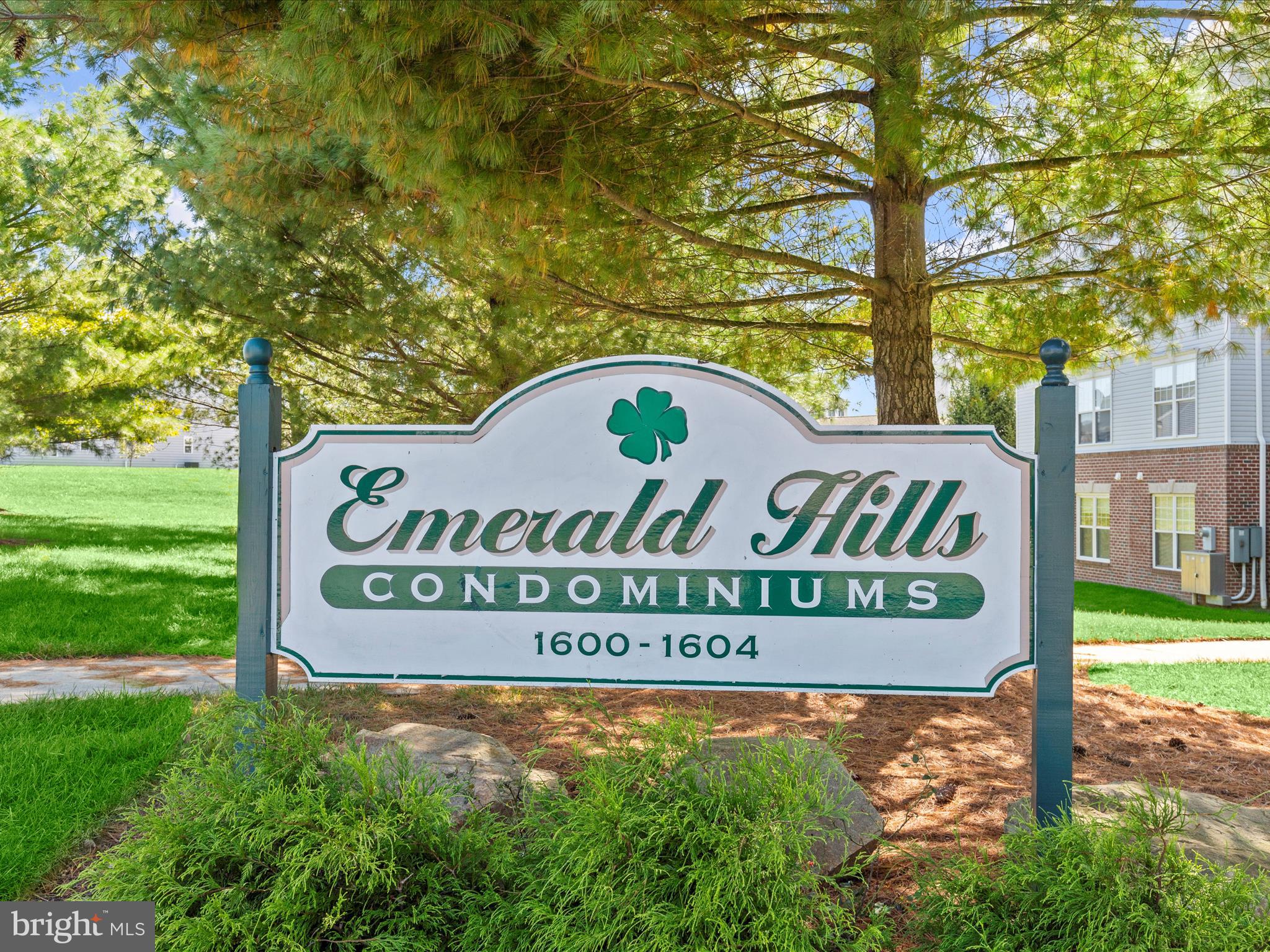 EMERALD HILLS - Residential