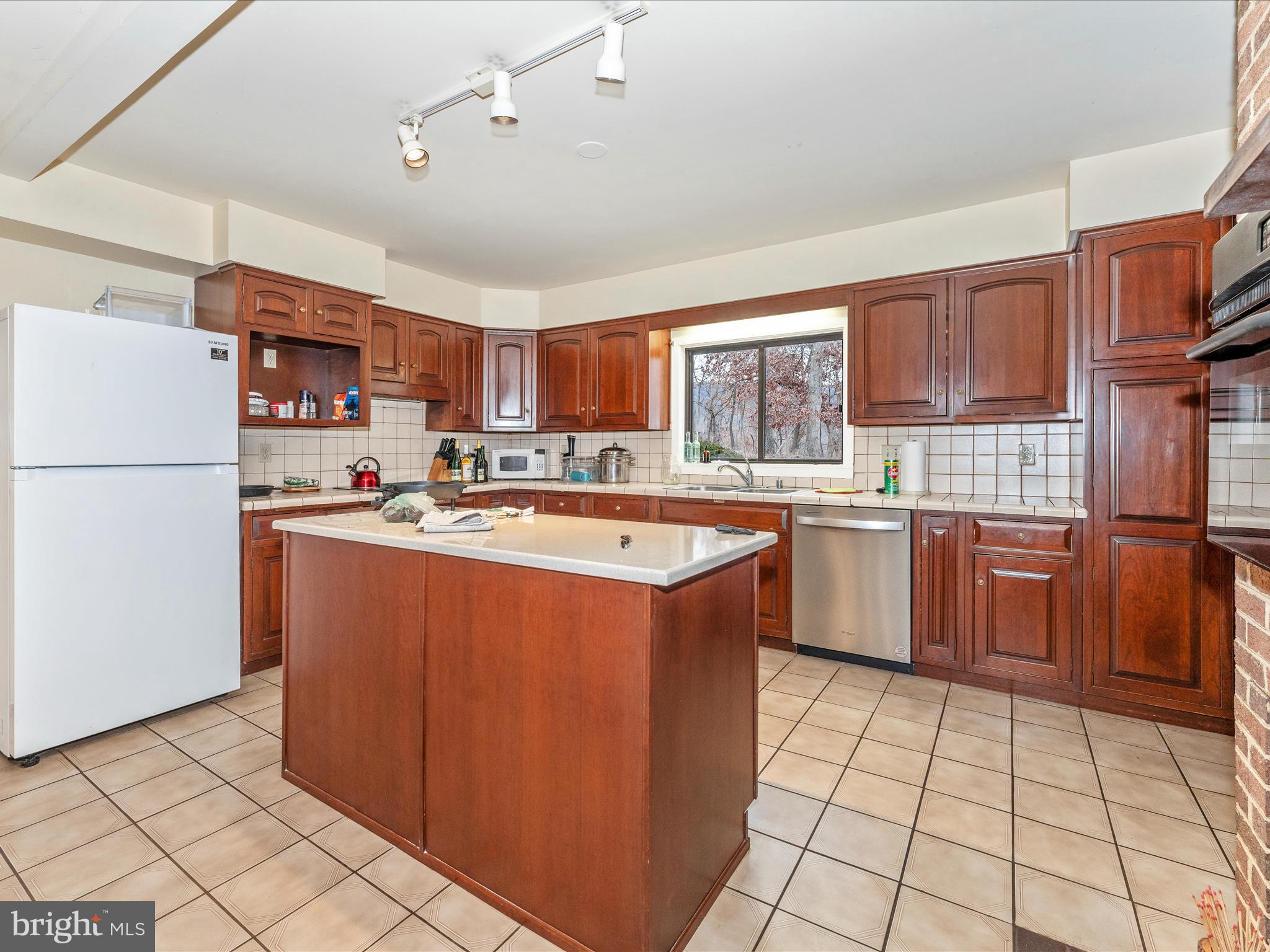 CREST VALLEY - Residential