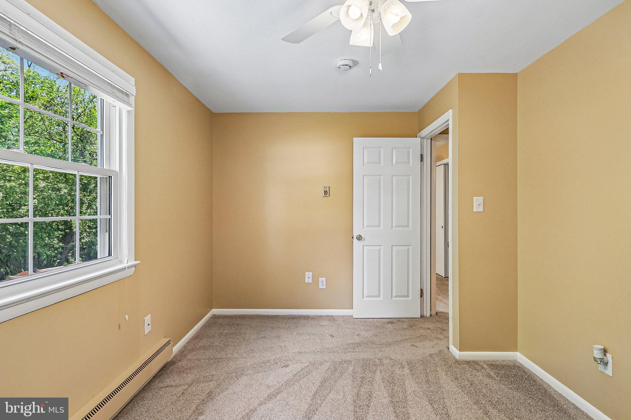 VIRGINIA KNOLLS - Residential