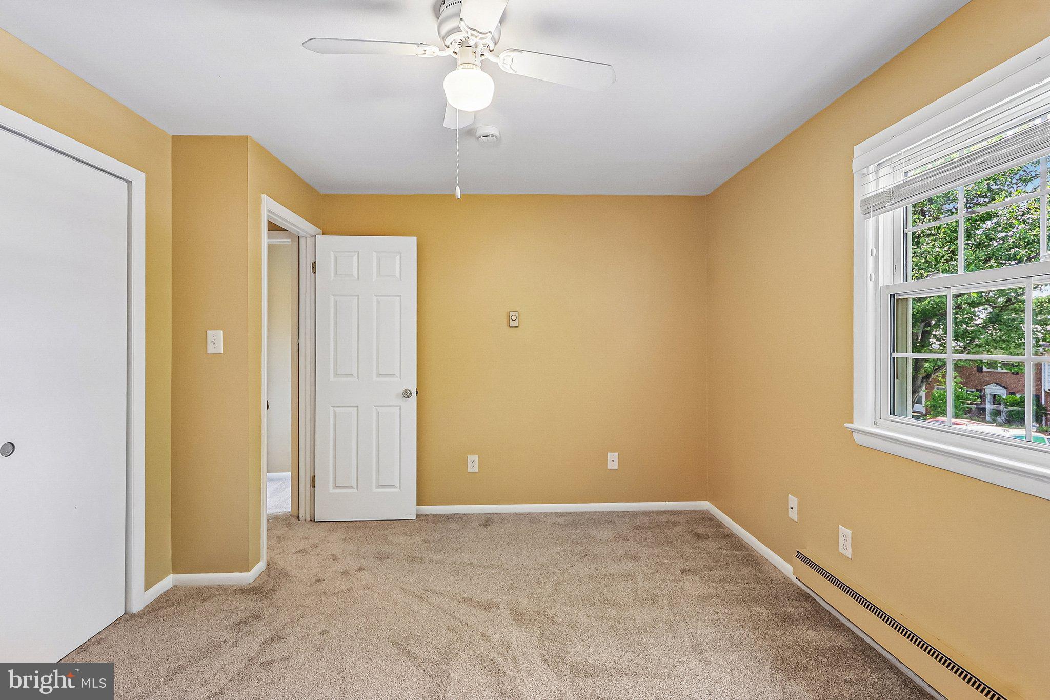 VIRGINIA KNOLLS - Residential