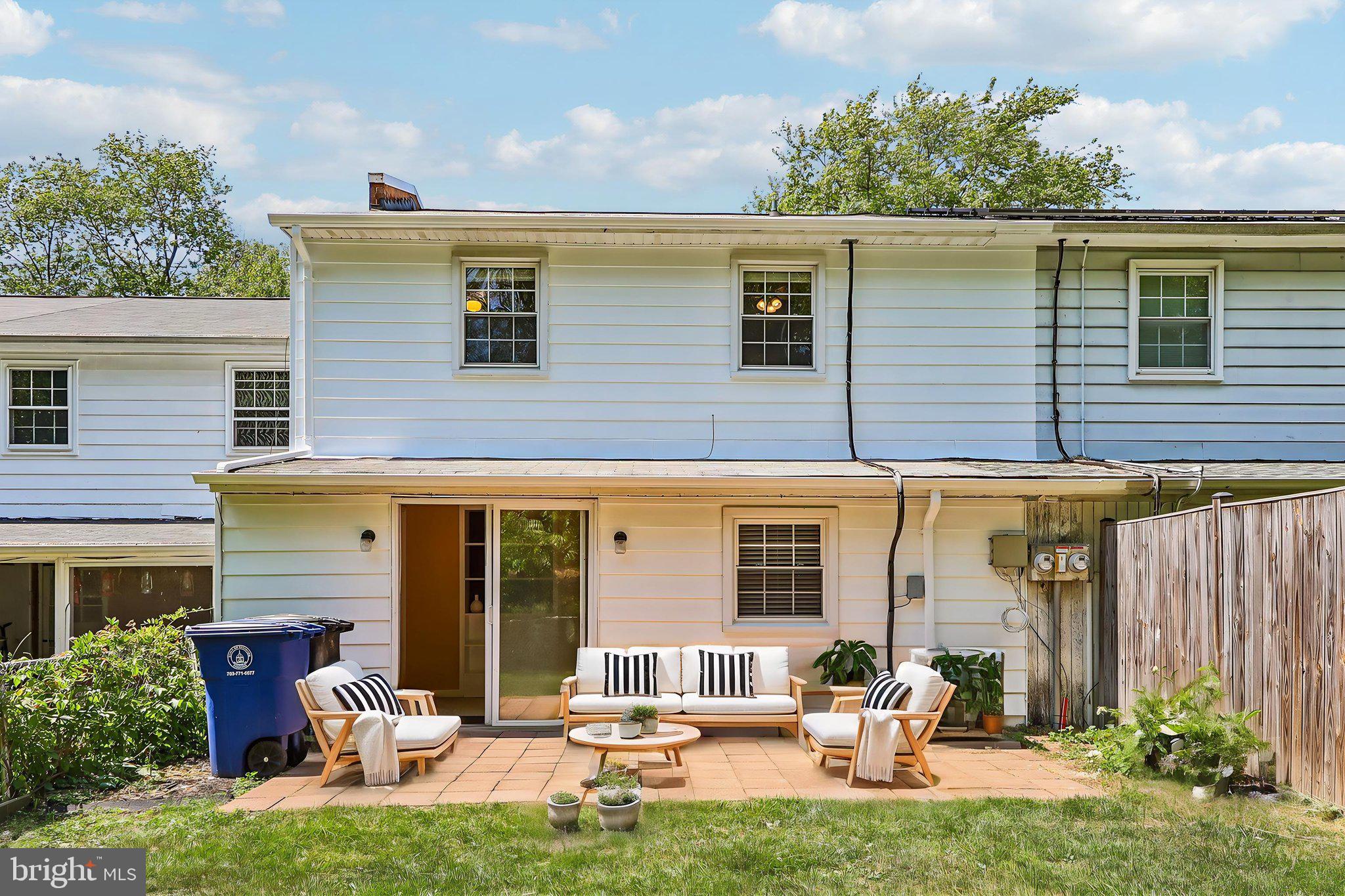VIRGINIA KNOLLS - Residential