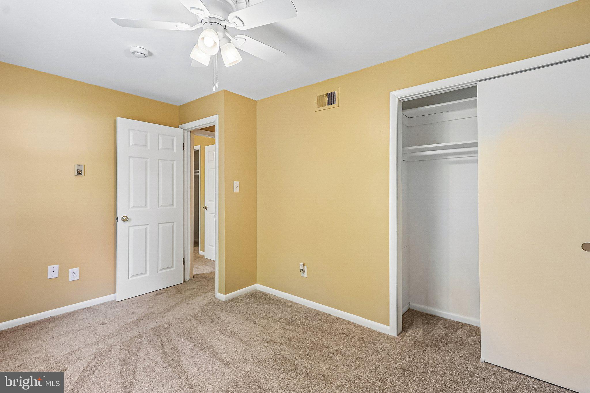 VIRGINIA KNOLLS - Residential