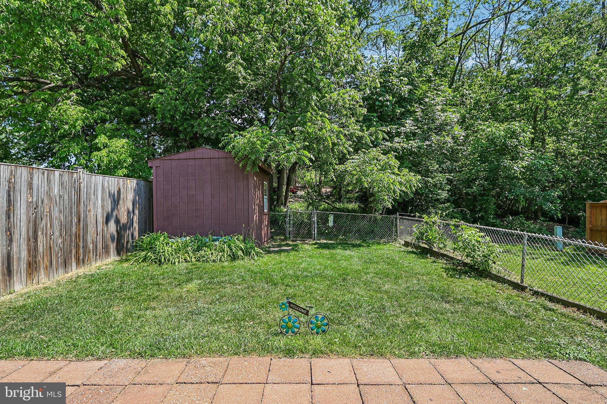 VIRGINIA KNOLLS - Residential