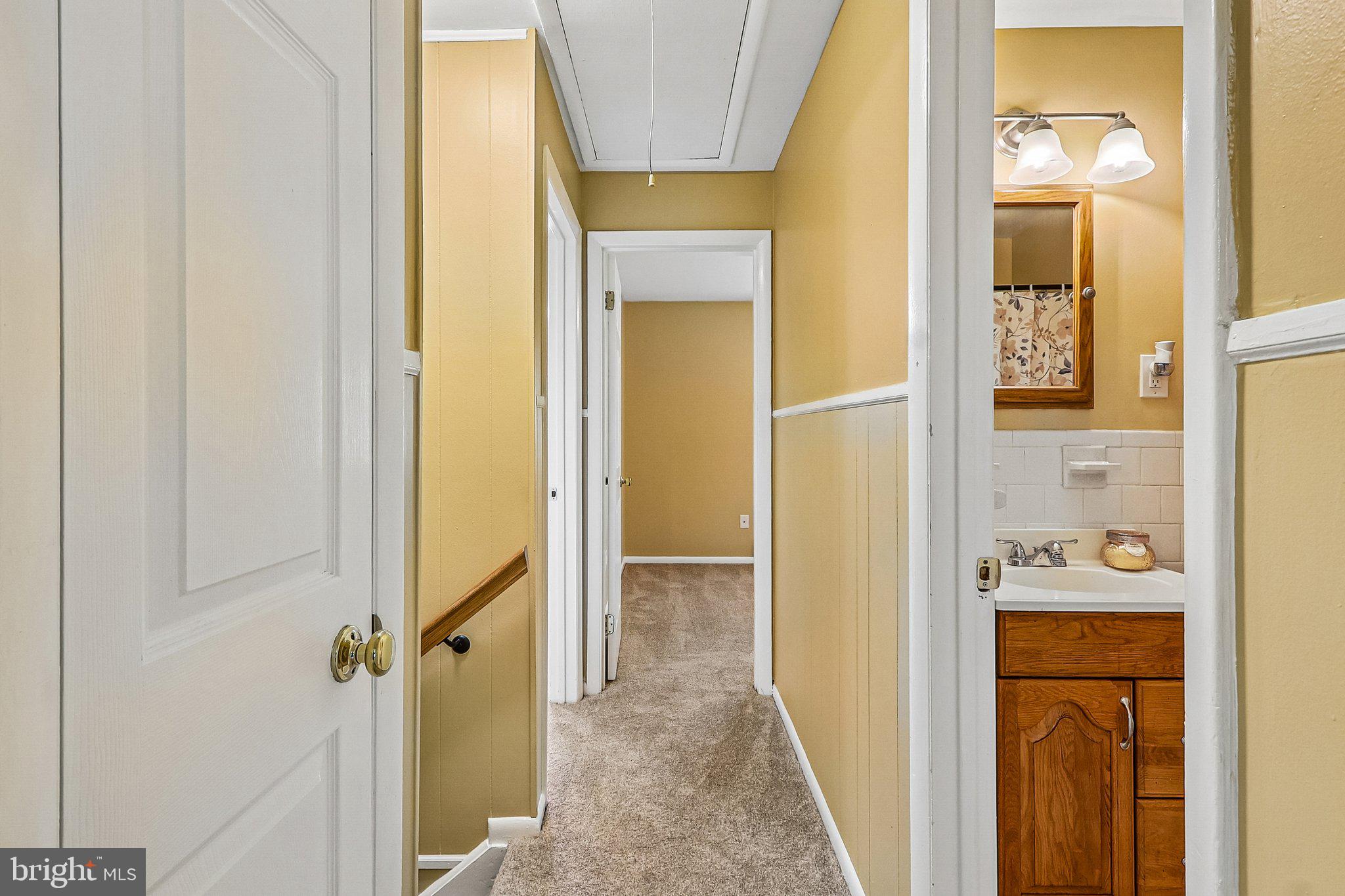 VIRGINIA KNOLLS - Residential