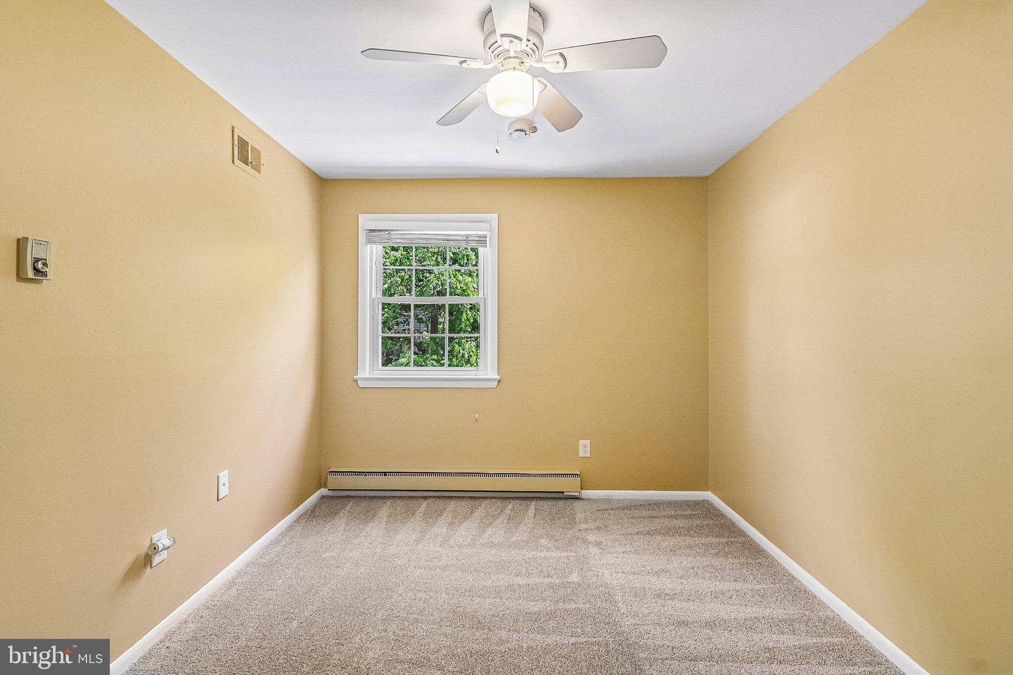 VIRGINIA KNOLLS - Residential