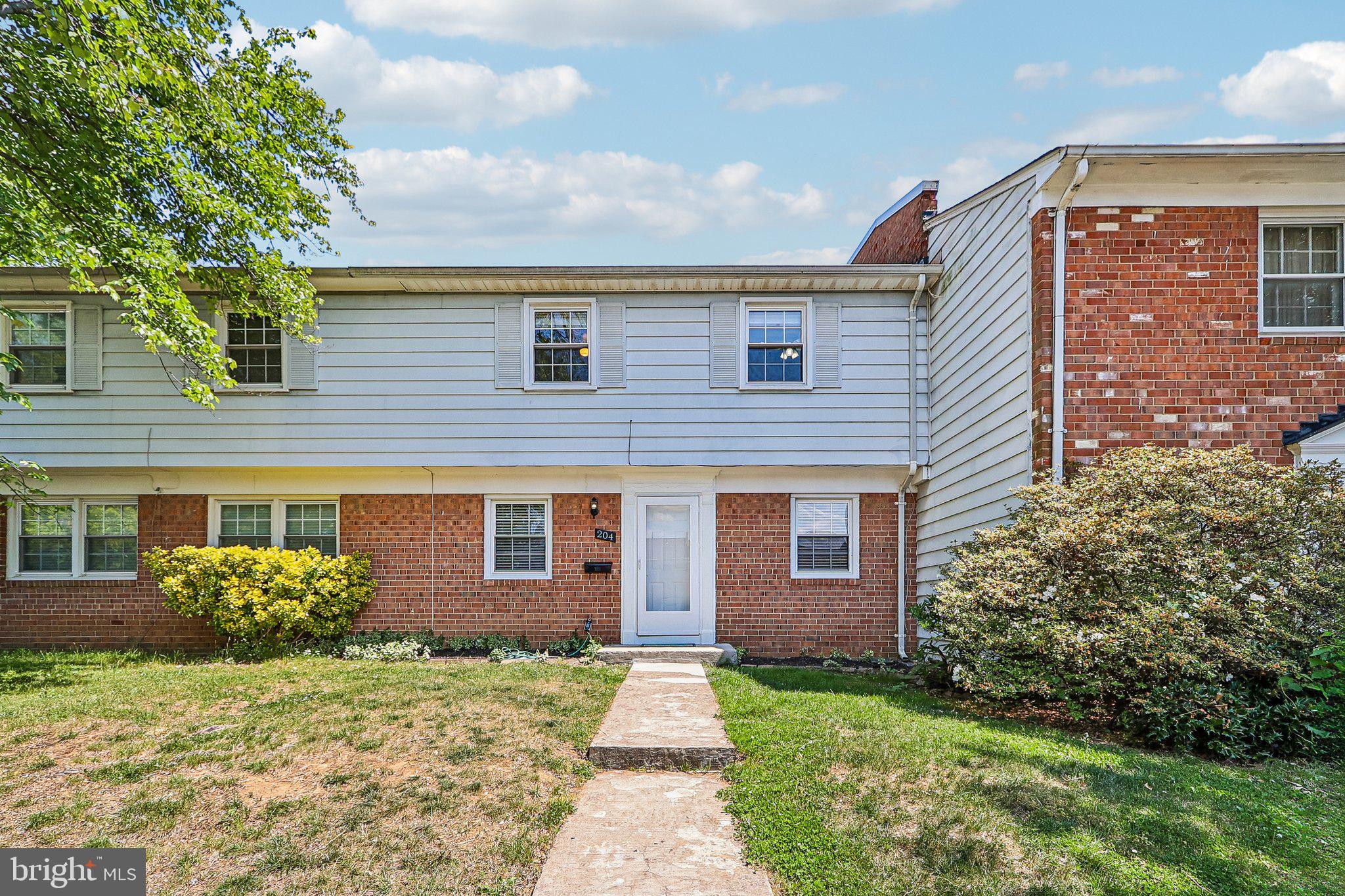 VIRGINIA KNOLLS - Residential