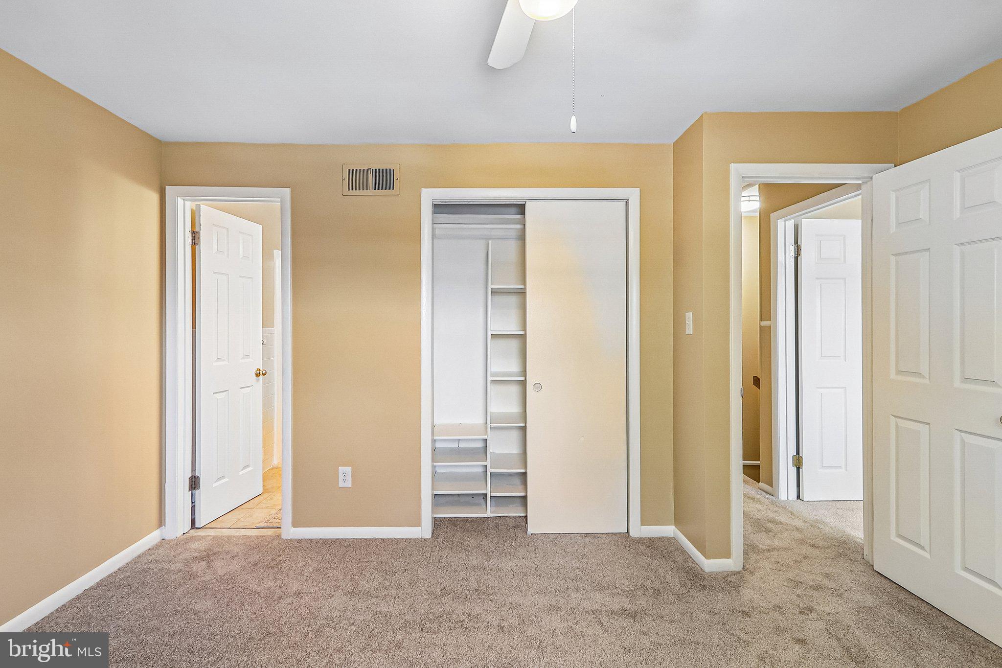 VIRGINIA KNOLLS - Residential