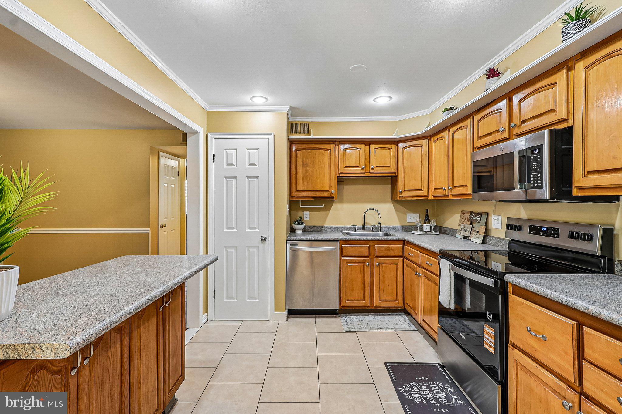 VIRGINIA KNOLLS - Residential