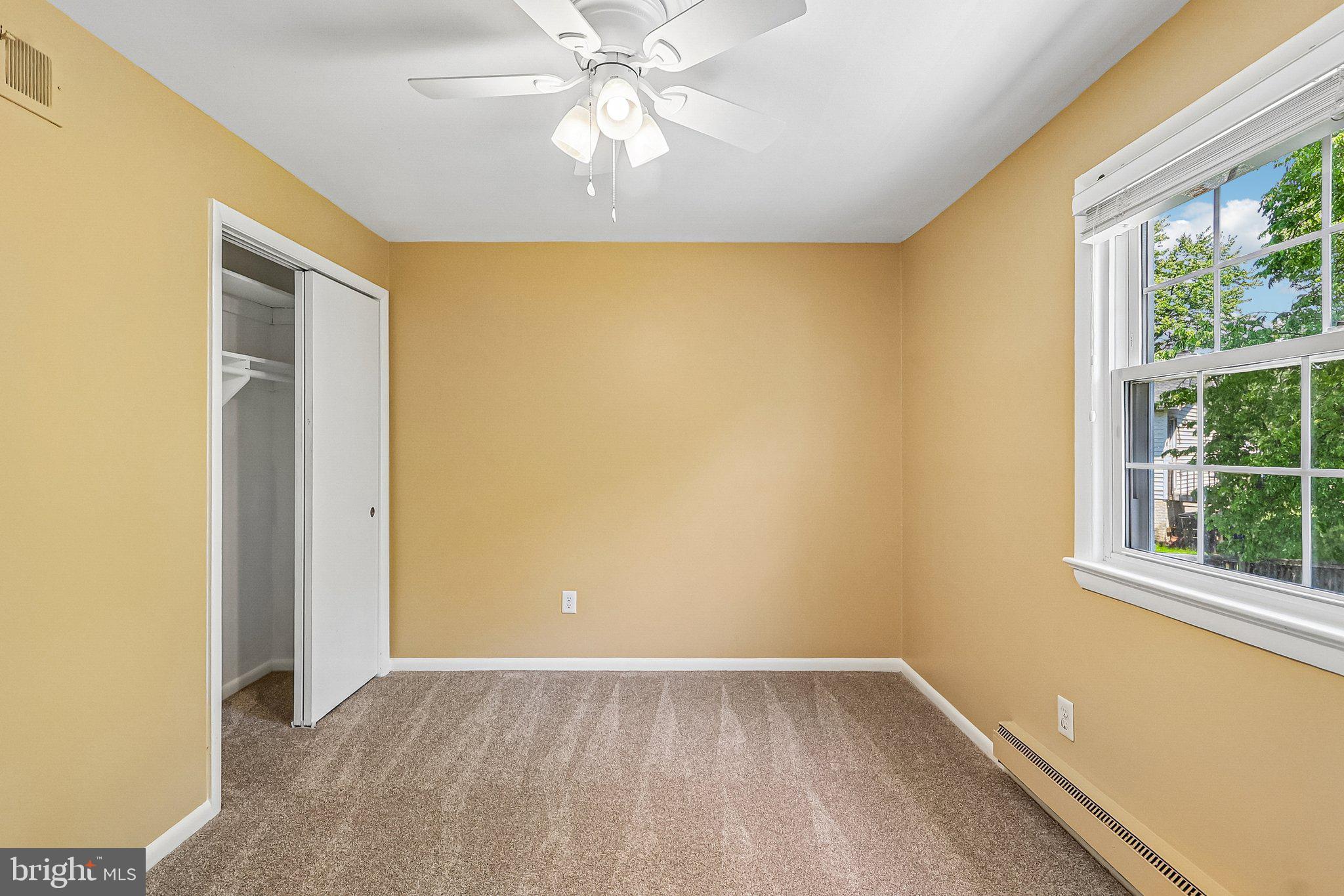 VIRGINIA KNOLLS - Residential