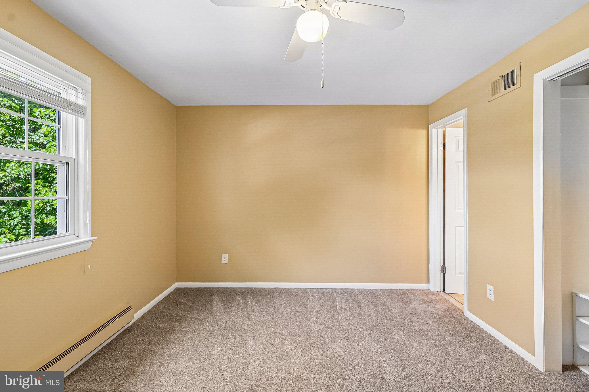 VIRGINIA KNOLLS - Residential