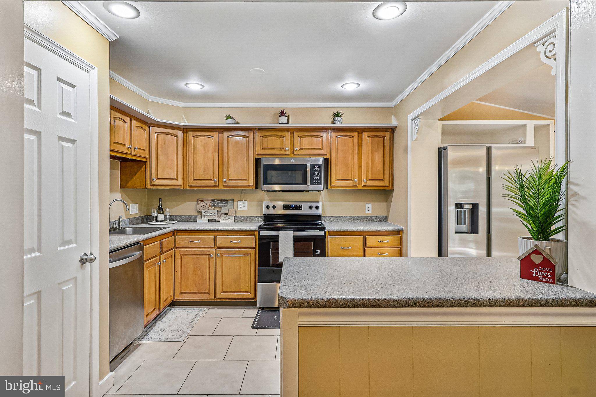 VIRGINIA KNOLLS - Residential