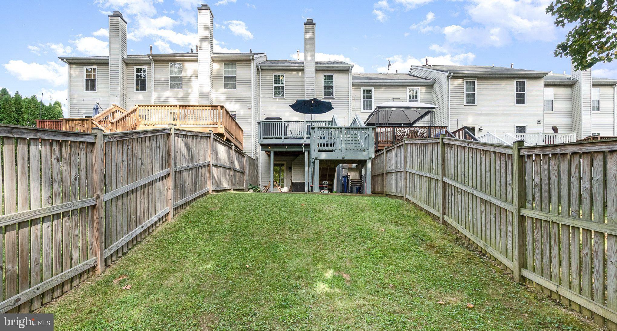 COUNTRY WALK - Residential