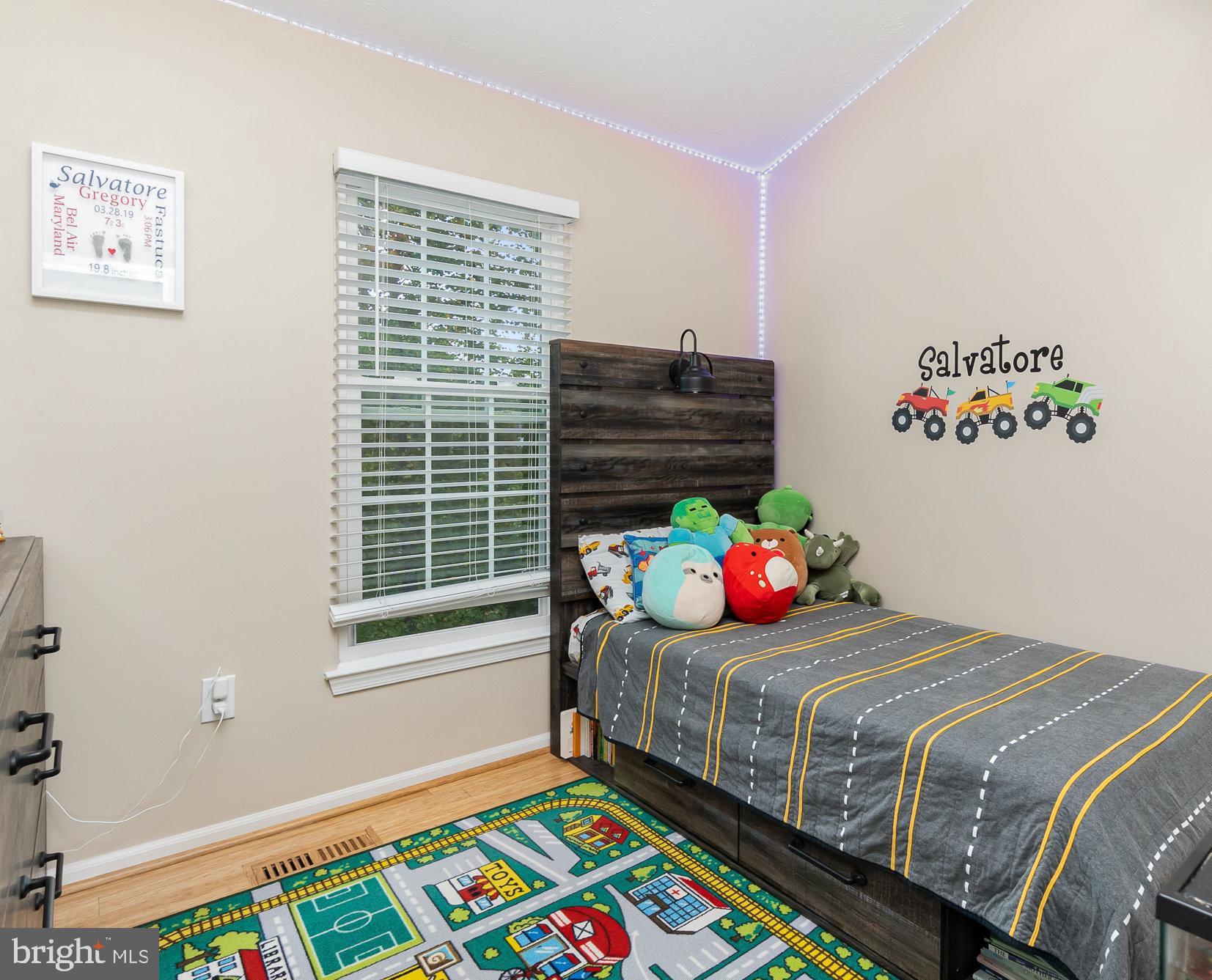 COUNTRY WALK - Residential