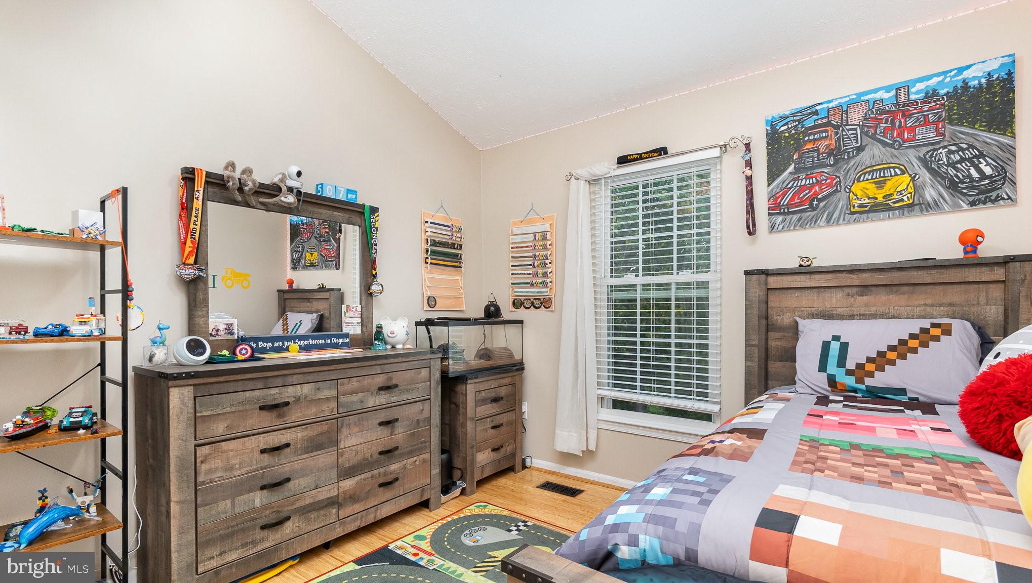 COUNTRY WALK - Residential