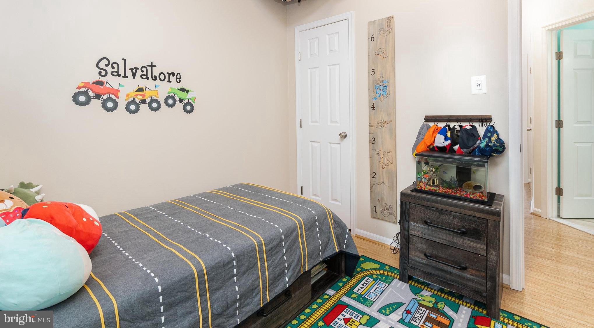 COUNTRY WALK - Residential