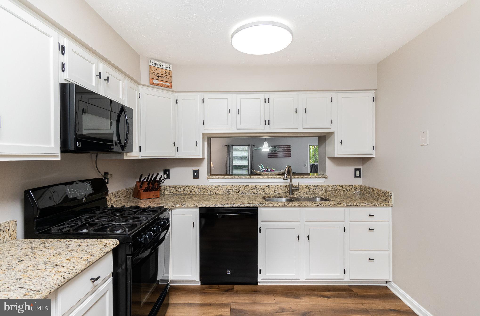 COUNTRY WALK - Residential