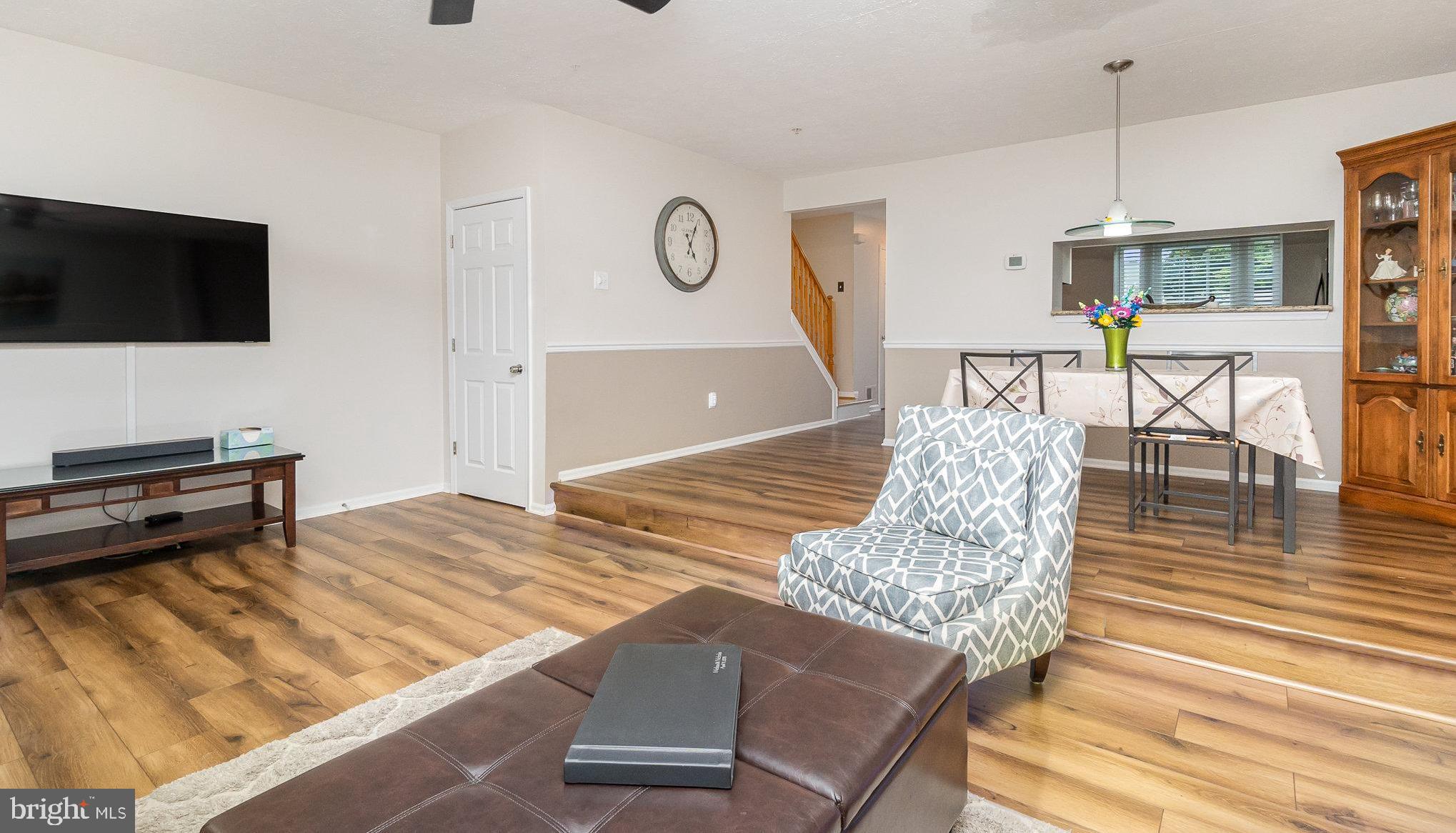 COUNTRY WALK - Residential