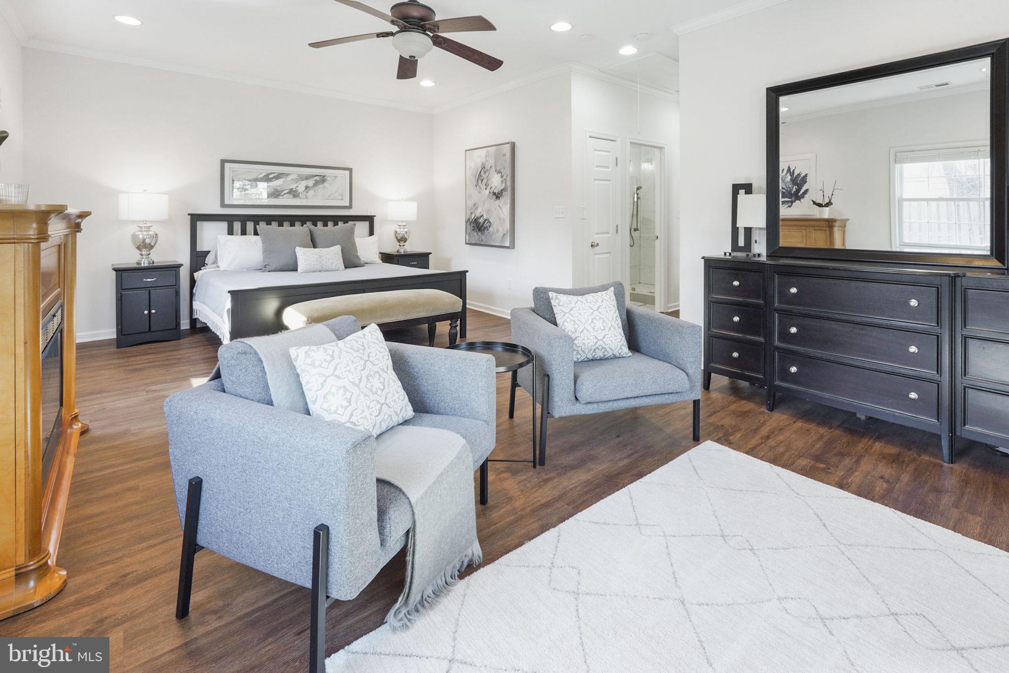 RIVERSIDE GARDENS - Residential