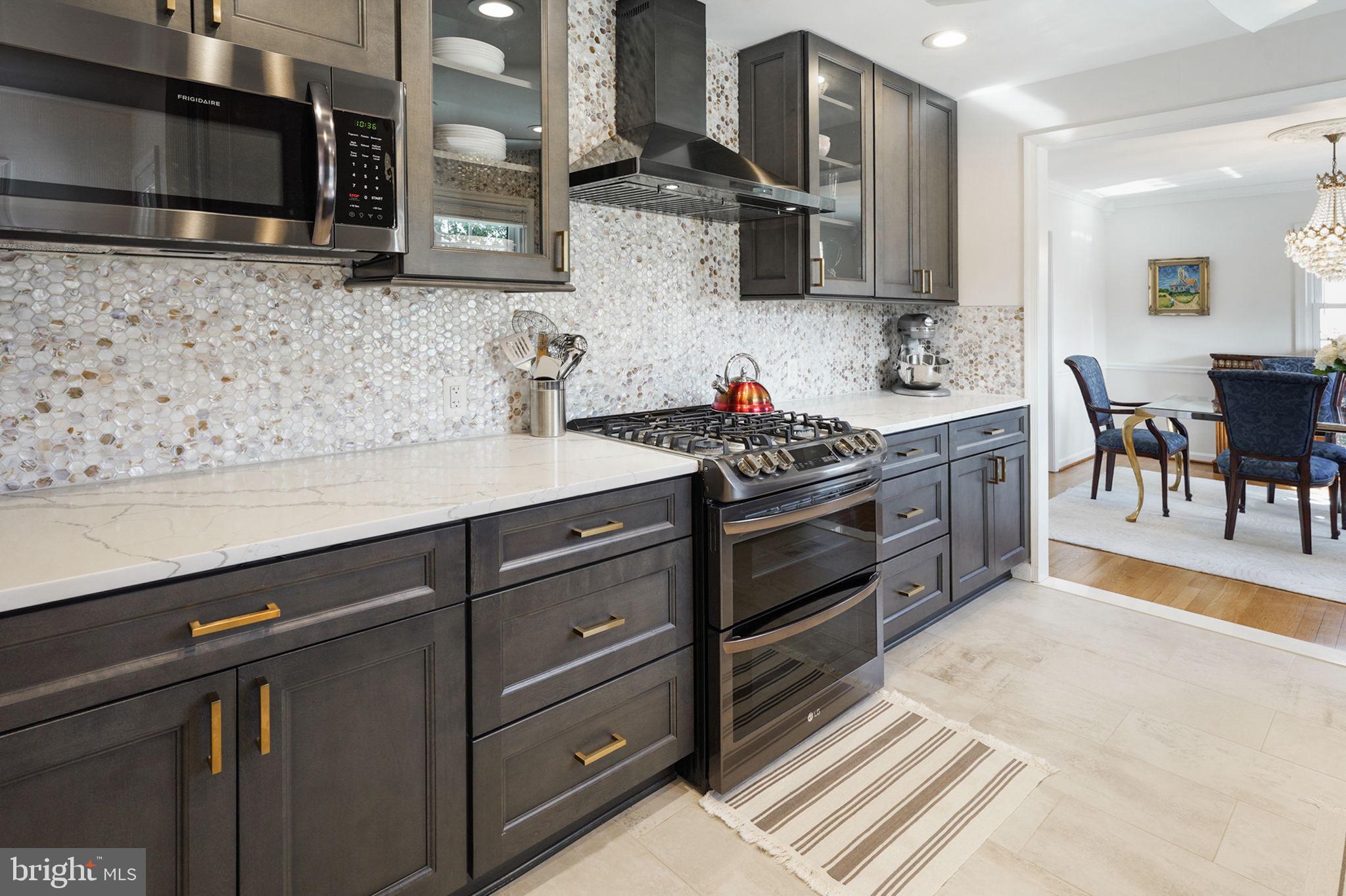 RIVERSIDE GARDENS - Residential