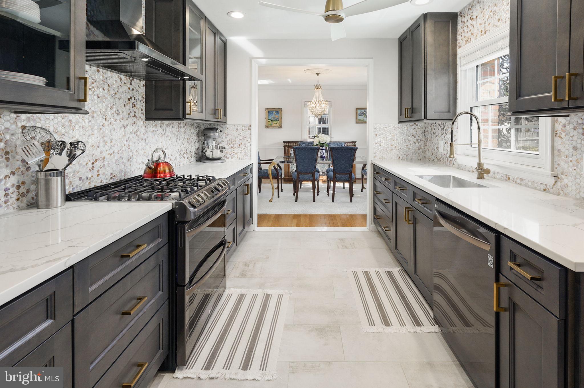 RIVERSIDE GARDENS - Residential