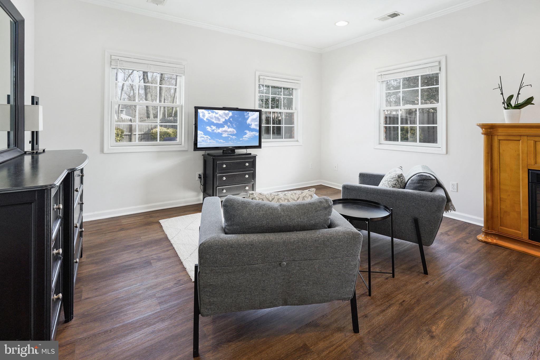 RIVERSIDE GARDENS - Residential