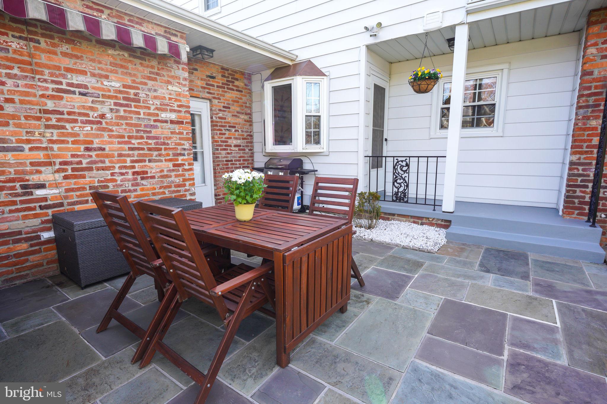 RIVERSIDE GARDENS - Residential