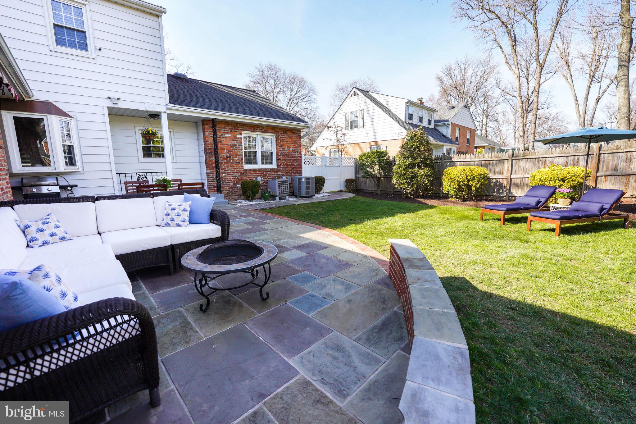 RIVERSIDE GARDENS - Residential