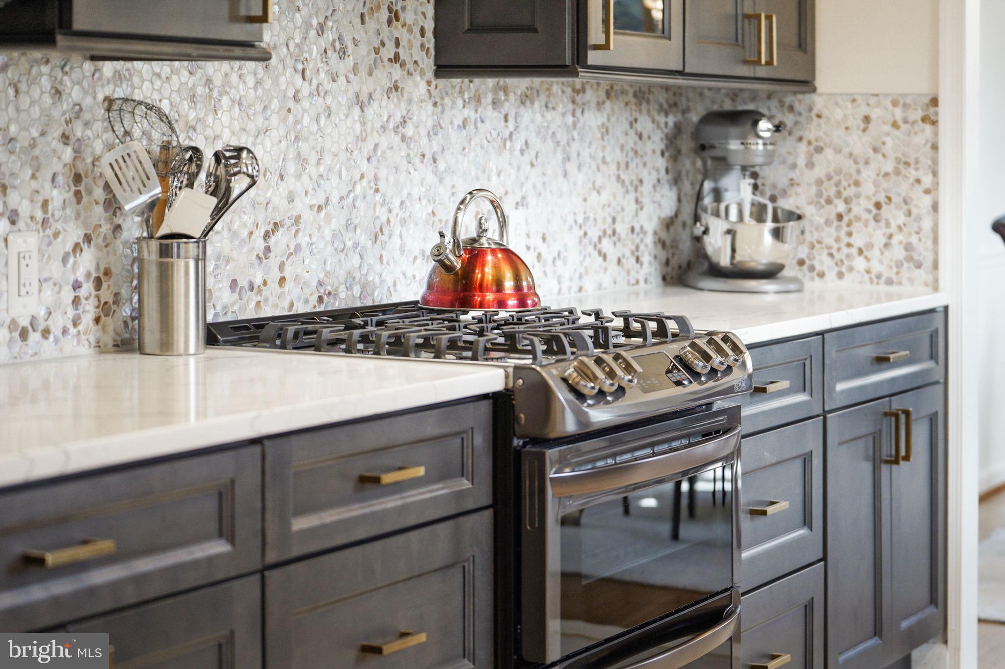 RIVERSIDE GARDENS - Residential