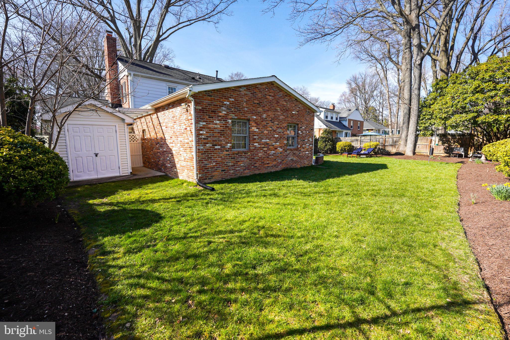 RIVERSIDE GARDENS - Residential