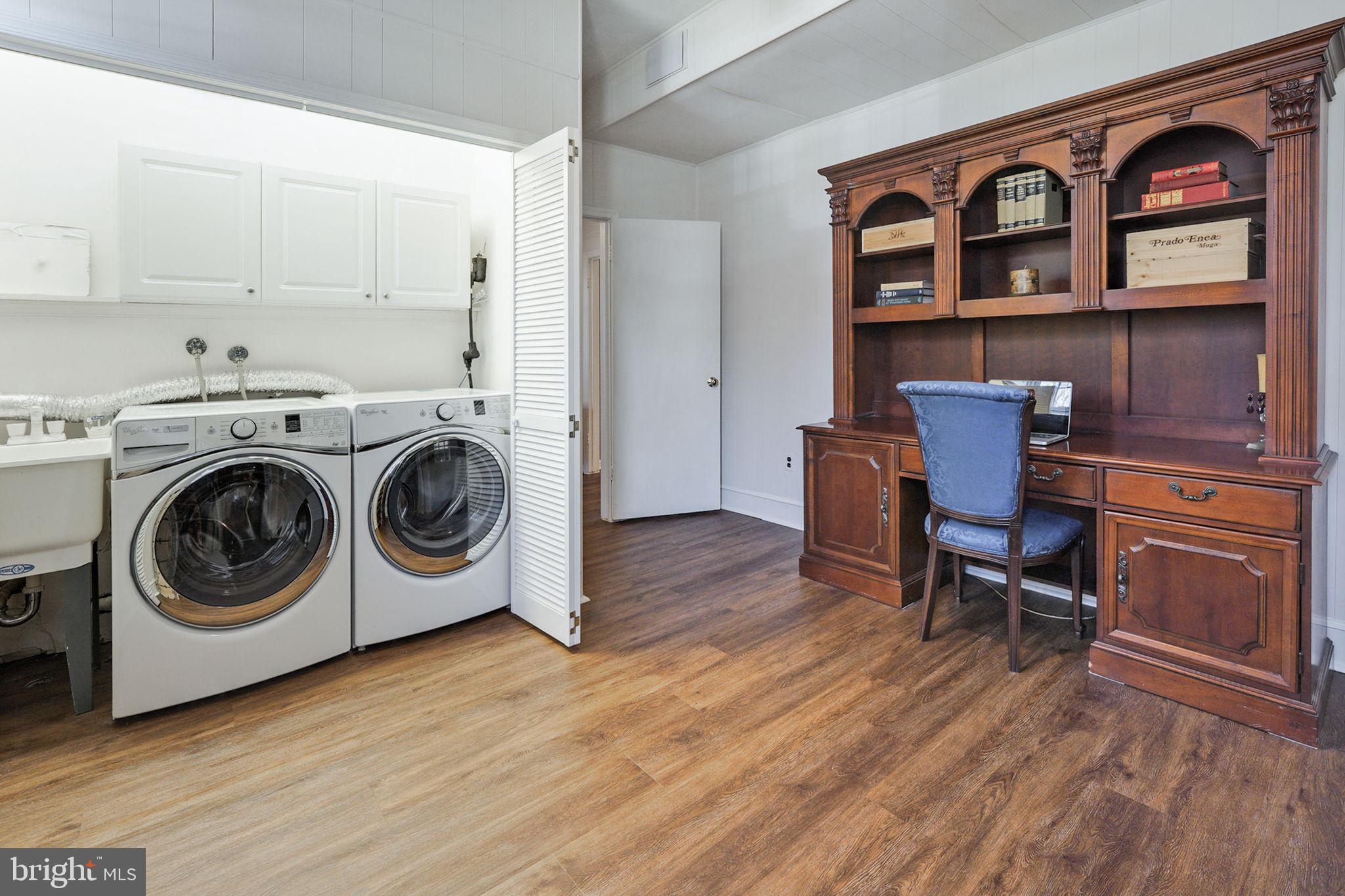 RIVERSIDE GARDENS - Residential