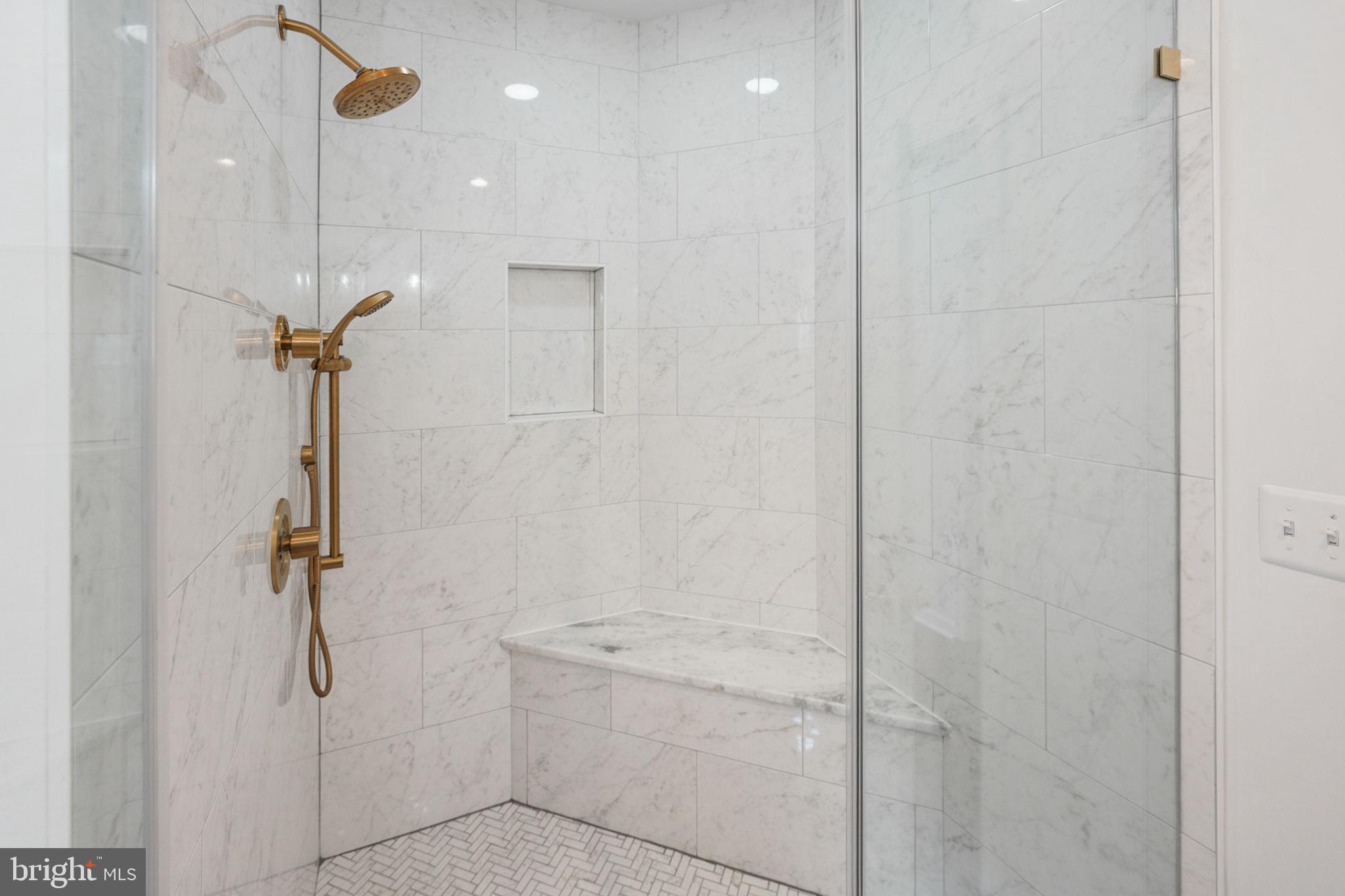 RIVERSIDE GARDENS - Residential