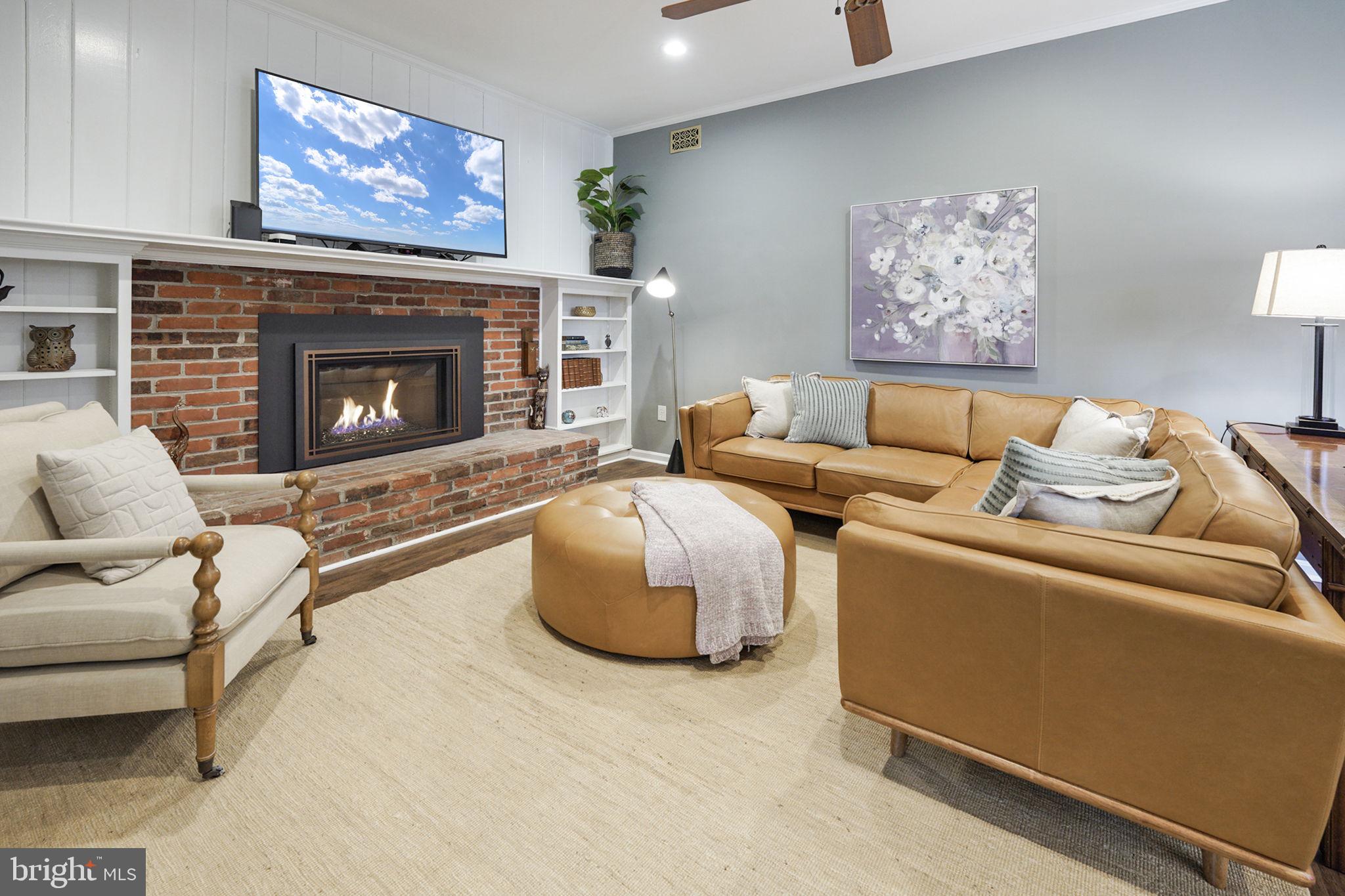 RIVERSIDE GARDENS - Residential