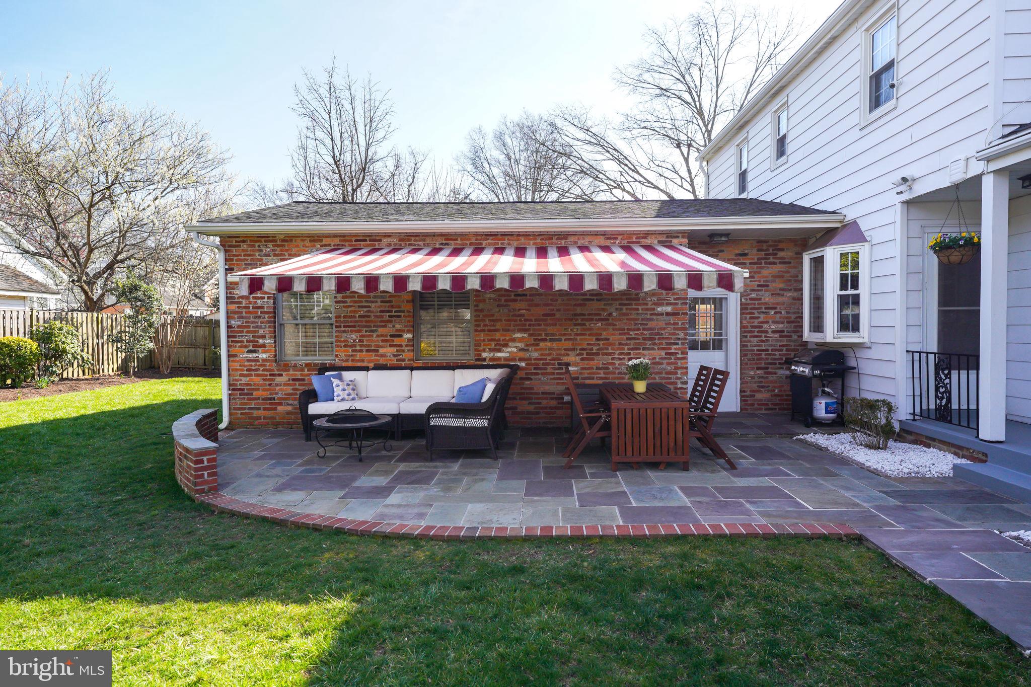 RIVERSIDE GARDENS - Residential