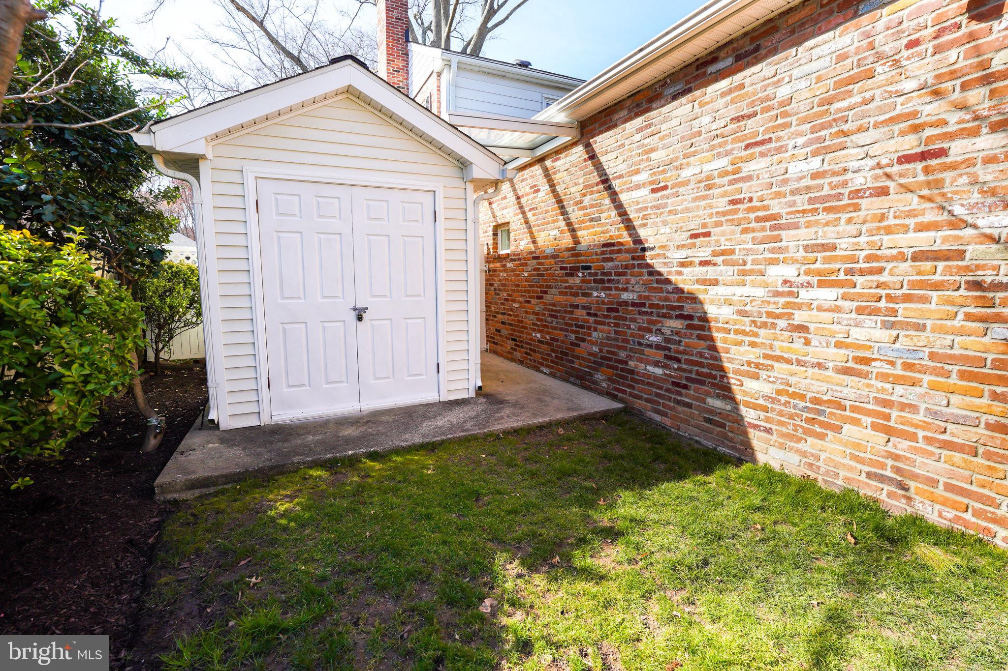 RIVERSIDE GARDENS - Residential