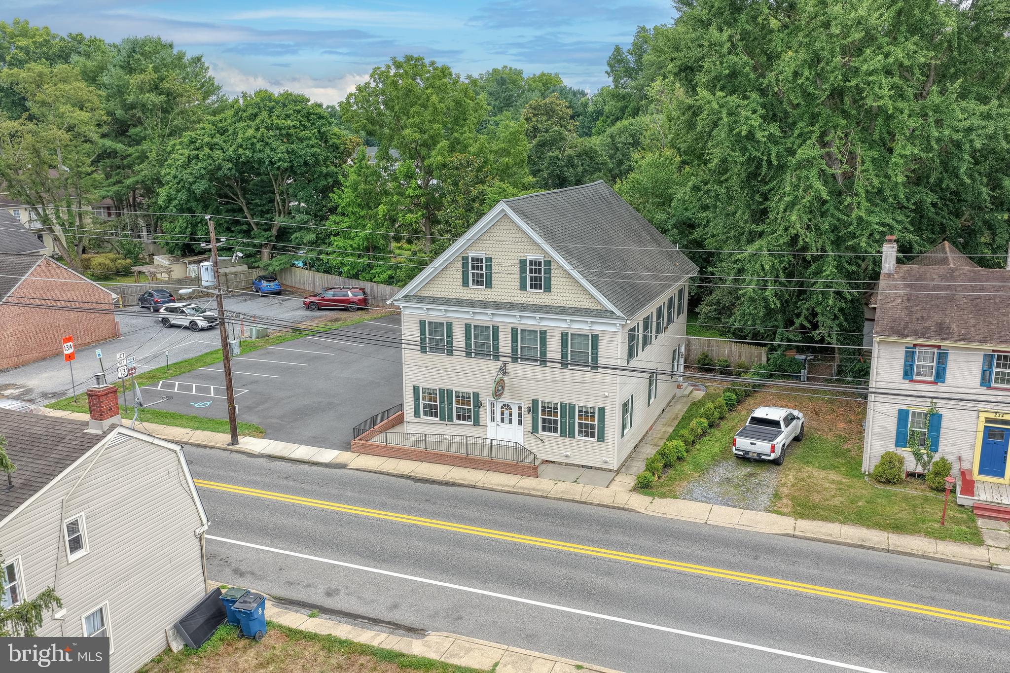 240 E CAMDEN WYOMING AVENUE