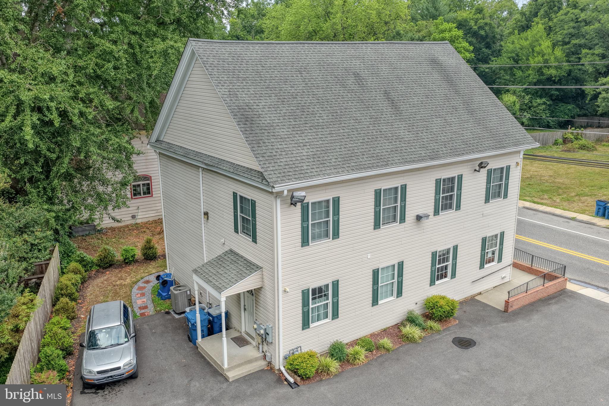 240 E CAMDEN WYOMING AVENUE
