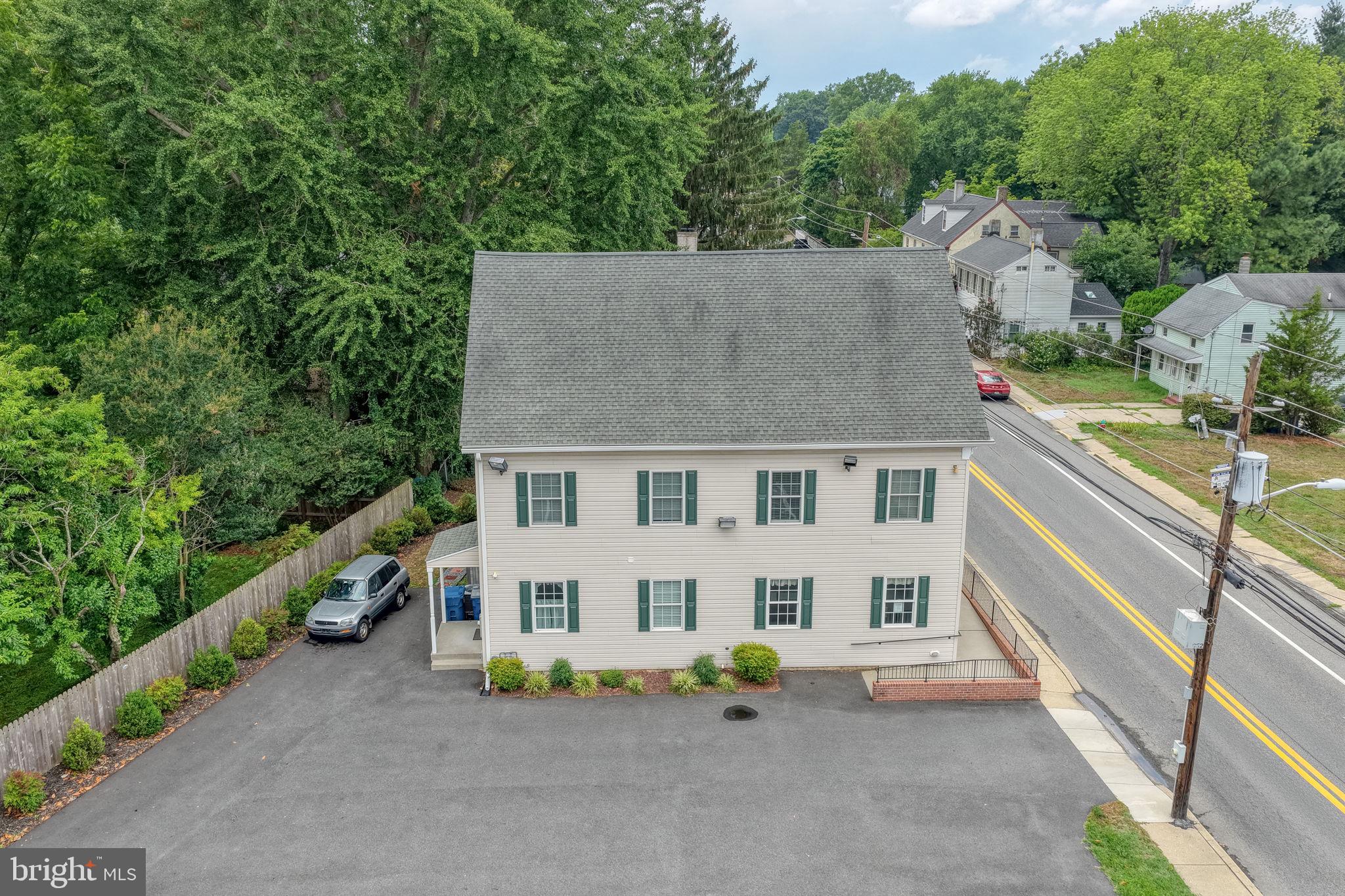240 E CAMDEN WYOMING AVENUE