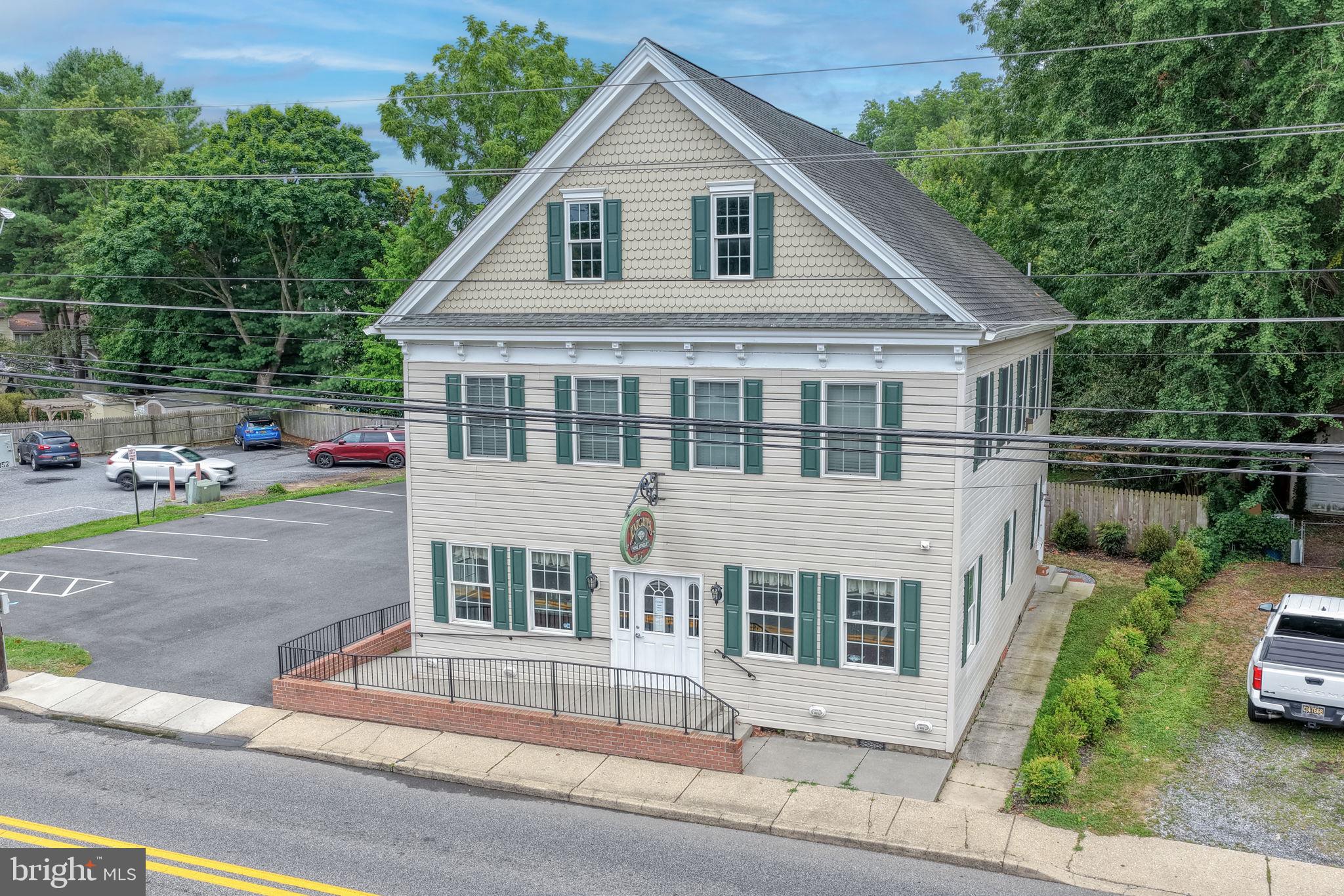 240 E CAMDEN WYOMING AVENUE