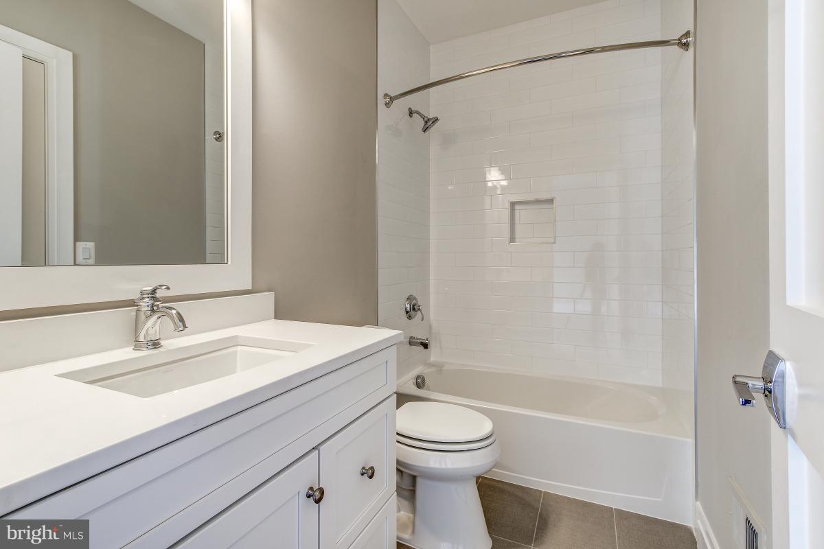 KENWOOD PARK - Residential