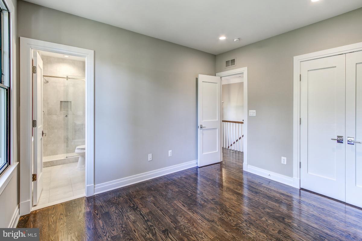 KENWOOD PARK - Residential