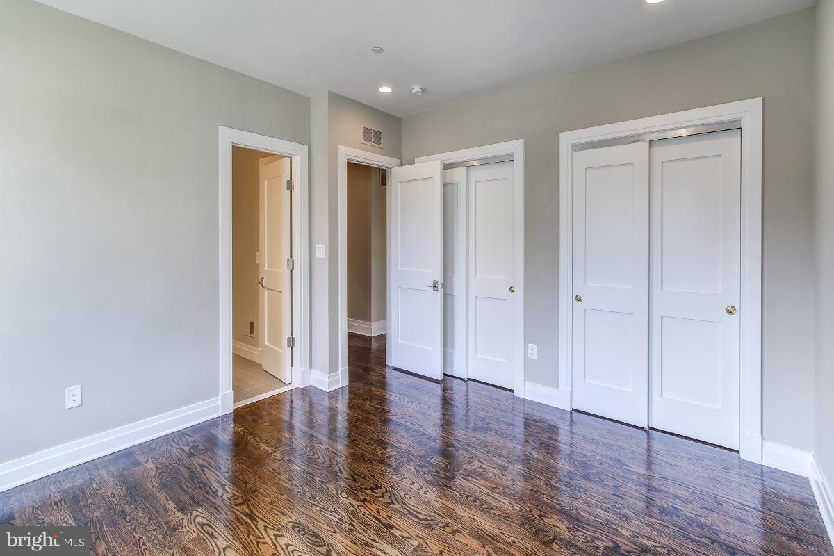 KENWOOD PARK - Residential