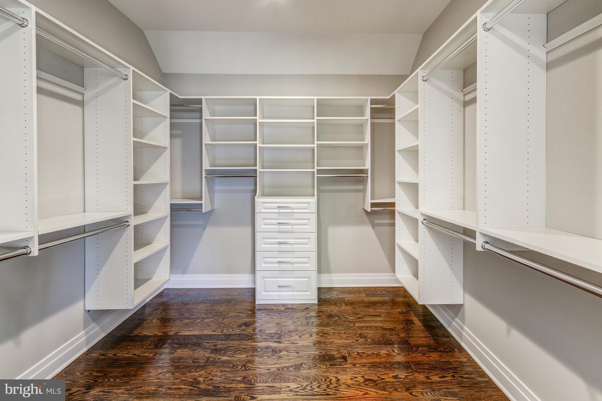 KENWOOD PARK - Residential